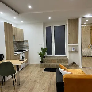 Apartment Luxe Jaune, Saint-Etienne (Loire)